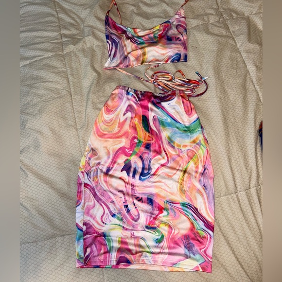 Two piece set - Picture 2 of 3